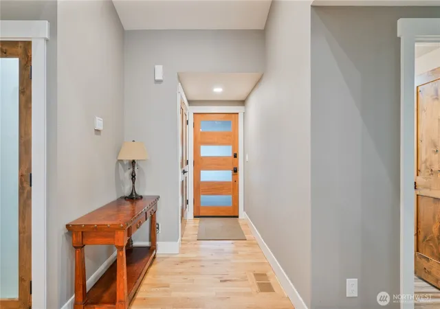Photo 3 of Single family home for sale at 204 Vogel Rd, Castle Rock, WA 98611 | MLS# NWM2586570 | Listing updated on 2026-09-30