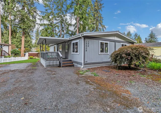 Photo 3 of Manufactured home for sale at 12608 115th Avenue Ct E #152, Puyallup, WA 98374 | MLS# NWM2586573 | Listing updated on 2026-09-28