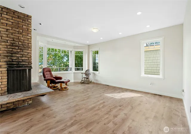 Photo 4 of Single family home for sale at 3438 10th Avenue W, Seattle, WA 98119 | MLS# NWM2586574 | Listing updated on 2026-09-25