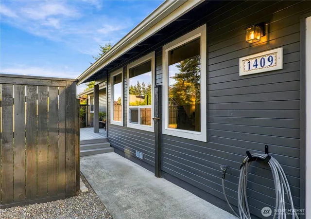 Photo 2 of Single family home for sale at 1409 1st Street, Port Townsend, WA 98368 | MLS# NWM2586576 | Listing updated on 2026-10-08