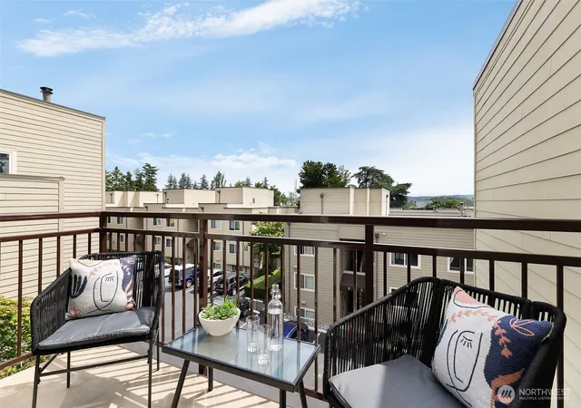 Photo 3 of Condo for sale at 5824 Ne 75th Street #D-307, Seattle, WA 98115 | MLS# NWM2586582 | Listing updated on 2026-09-24