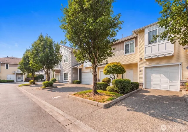 Photo 4 of Townhouse for sale at 6832 20th Street E #4, Fife, WA 98424 | MLS# NWM2586590 | Listing updated on 2026-09-25