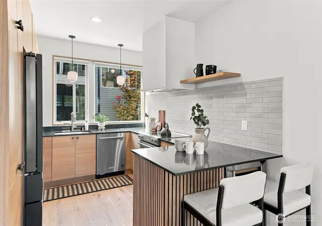 Photo 4 of Townhouse for sale at 608 18th Avenue E #A, Seattle, WA 98112 | MLS# NWM2586597 | Listing updated on 2026-10-01