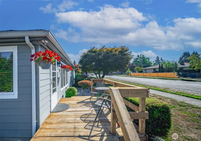 Photo 4 of Single family home for sale at 1212 H St, Centralia, WA 98531 | MLS# NWM2586602 | Listing updated on 2026-09-30
