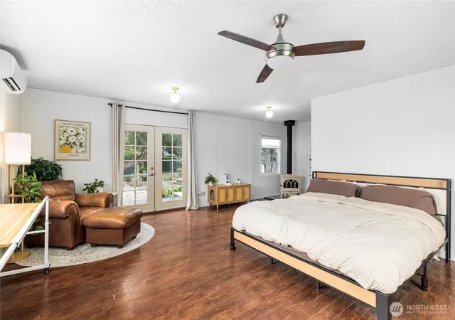 Photo 3 of Single family home for sale at 1612 Cleveland Ave, Mount Vernon, WA 98273 | MLS# NWM2586605 | Listing updated on 2026-09-30