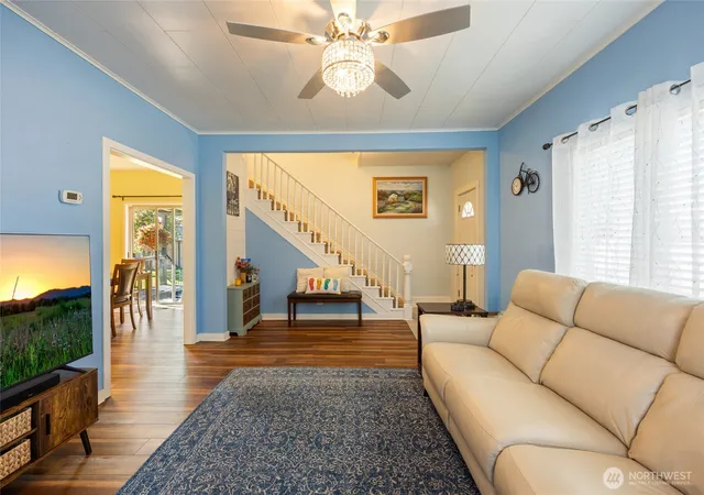 Photo 3 of Single family home for sale at 210 S Yew St, Centralia, WA 98531 | MLS# NWM2586608 | Listing updated on 2026-10-01
