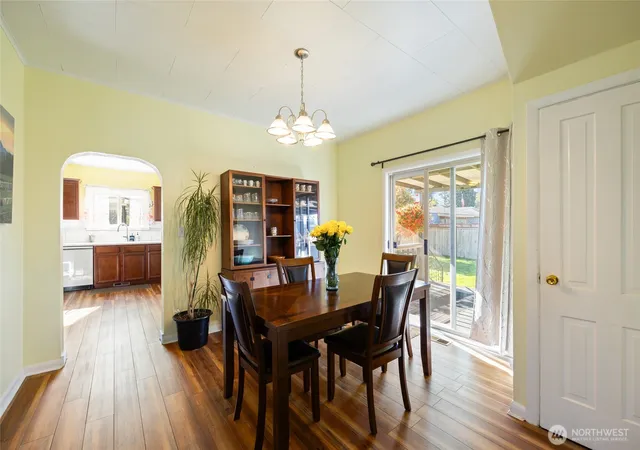 Photo 4 of Single family home for sale at 210 S Yew St, Centralia, WA 98531 | MLS# NWM2586608 | Listing updated on 2026-10-01