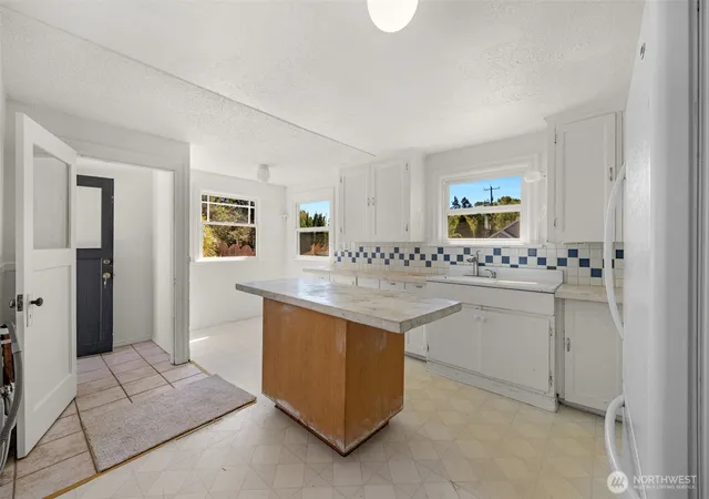 Photo 3 of Sale Pending at 4721 21st Avenue SW, Seattle, WA 98106 | MLS# NWM2586610 | Listing updated on 2026-09-29