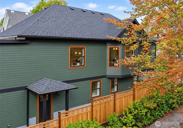 Photo 4 of Single family home for sale at 1403 31st Avenue, Seattle, WA 98122 | MLS# NWM2586615 | Listing updated on 2026-10-01