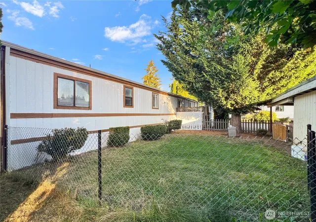 Photo 3 of Manufactured home for sale at 10900 Kuhlman Rd Se #28, Olympia, WA 98513 | MLS# NWM2586619 | Listing updated on 2026-09-28