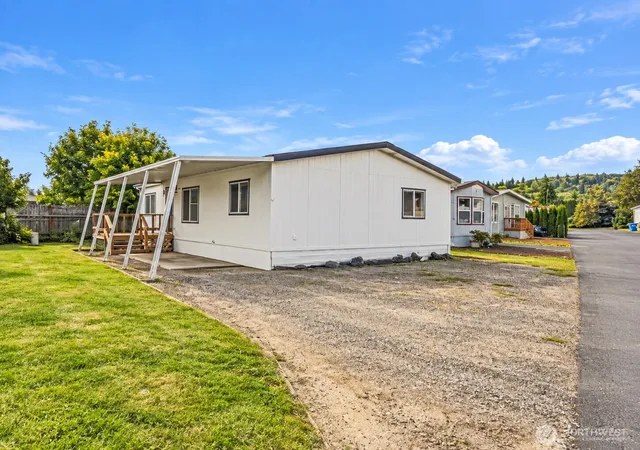 Photo 2 of Manufactured home for sale at 1635 W Side Hwy #6, Kelso, WA 98626 | MLS# NWM2586623 | Listing updated on 2026-09-24