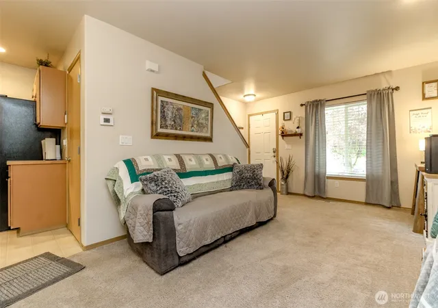 Photo 4 of Single family home for sale at 2701 19th Place SW, Puyallup, WA 98373 | MLS# NWM2586629 | Listing updated on 2026-09-27