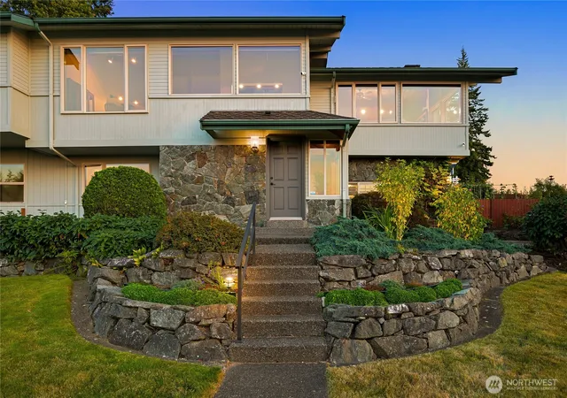 Photo 4 of Sale Pending at 1700 E Lopez Ct, Bellingham, WA 98229 | MLS# NWM2586641 | Listing updated on 2026-09-30