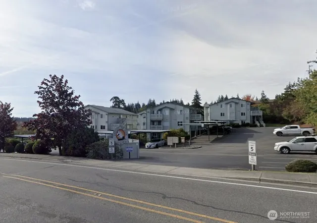 Condo for sale at 485 SW Bayshore Dr #C102, Oak Harbor, WA 98277 | MLS# NWM2586644