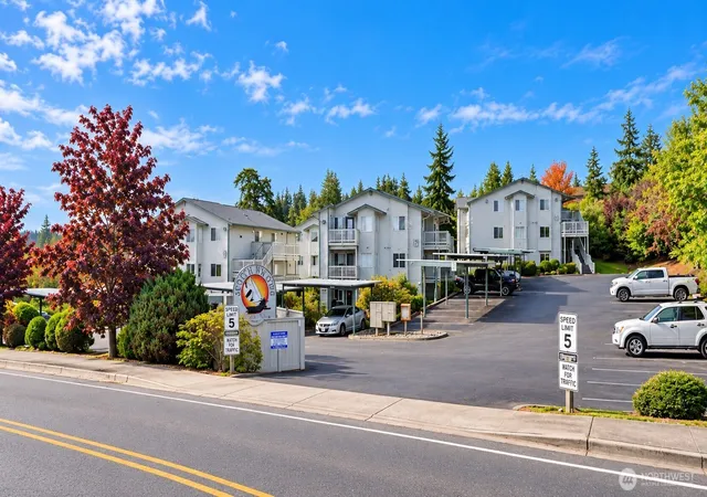 Photo 1 of Condo for sale at 485 Sw Bayshore Dr #C102, Oak Harbor, WA 98277 | MLS# NWM2586644 | Listing updated on 2026-10-08