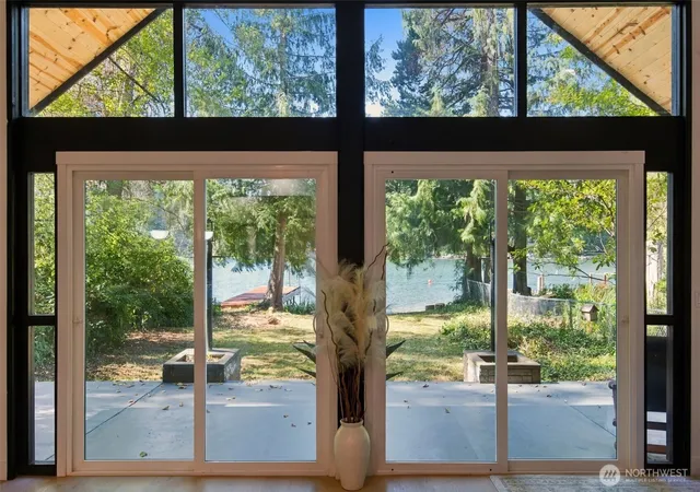 Photo 3 of Sale Pending at 150 E Phillips Lake Loop Rd, Shelton, WA 98584 | MLS# NWM2586645 | Listing updated on 2026-09-29