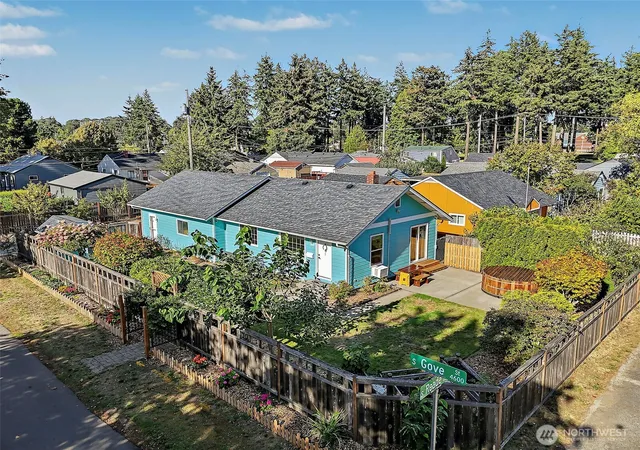 Photo 3 of Sale Pending at 6865 S Gove St, Tacoma, WA 98409 | MLS# NWM2586654 | Listing updated on 2026-10-01