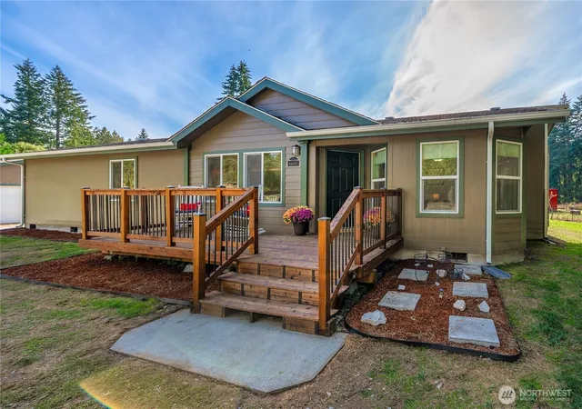 Photo 3 of Manufactured home for sale at 31514 12th Avenue Ct E, Roy, WA 98580 | MLS# NWM2586658 | Listing updated on 2026-09-25