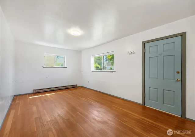 Photo 3 of Single family home for sale at 2205 Columbia Ave, Everett, WA 98203 | MLS# NWM2586660 | Listing updated on 2026-10-02