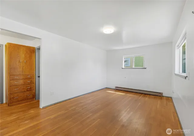 Photo 4 of Single family home for sale at 2205 Columbia Ave, Everett, WA 98203 | MLS# NWM2586660 | Listing updated on 2026-10-02