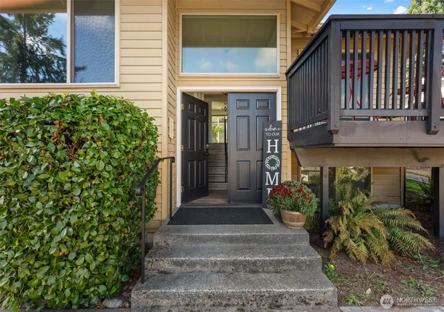 Photo 3 of Single family home for sale at 1414 Woodside Dr, Fircrest, WA 98466 | MLS# NWM2586661 | Listing updated on 2026-09-25