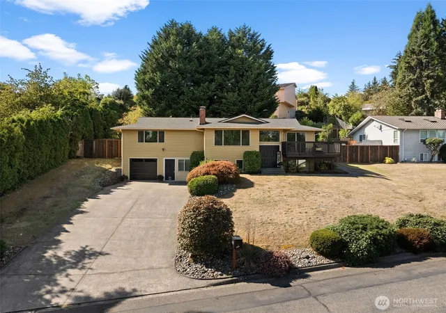 Single family home for sale at 1414 Woodside Dr, Fircrest, WA 98466 | MLS# NWM2586661