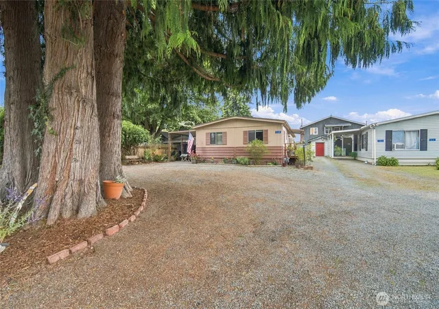 Manufactured home for sale at 319 Laird Pl, Burlington, WA 98233 | MLS# NWM2586670
