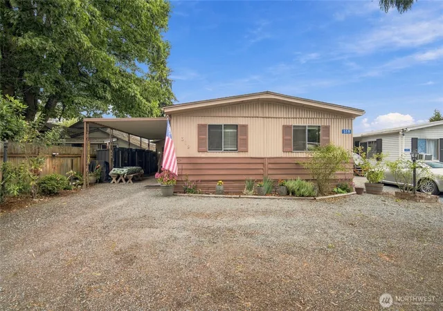 Photo 2 of Manufactured home for sale at 319 Laird Pl, Burlington, WA 98233 | MLS# NWM2586670 | Listing updated on 2026-10-01