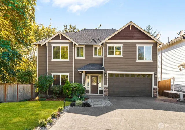 Photo 1 of Single family home for sale at 1701 Queen Ct Ne, Renton, WA 98056 | MLS# NWM2586673 | Listing updated on 2026-10-01