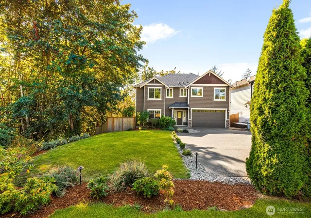 Photo 2 of Single family home for sale at 1701 Queen Ct Ne, Renton, WA 98056 | MLS# NWM2586673 | Listing updated on 2026-10-01