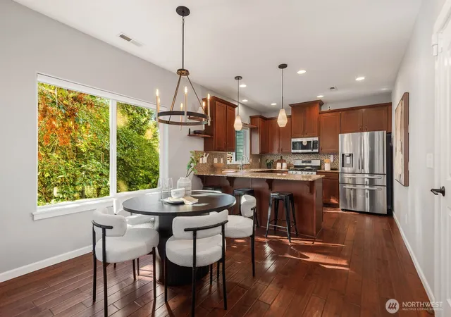 Photo 3 of Single family home for sale at 1701 Queen Ct NE, Renton, WA 98056 | MLS# NWM2586673 | Listing updated on 2026-10-01