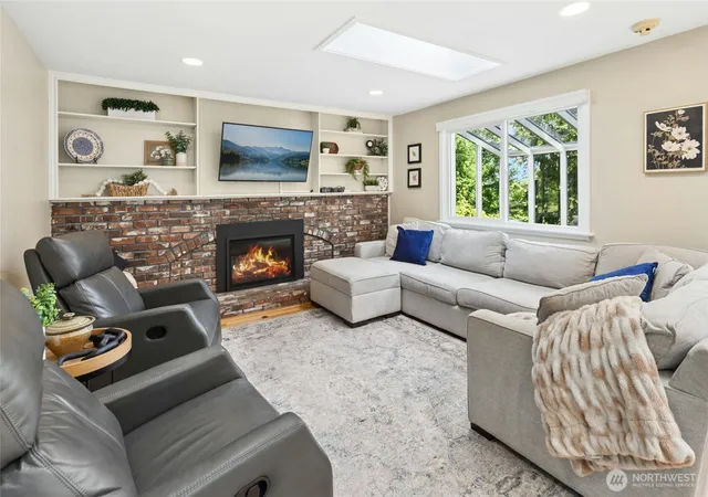Photo 4 of Single family home for sale at 12406 SE 47th Street, Bellevue, WA 98006 | MLS# NWM2586674 | Listing updated on 2026-10-01