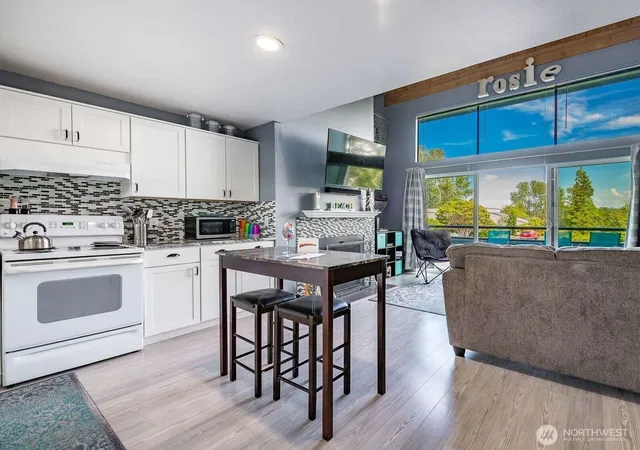 Photo 3 of Condo for sale at 7806 Birch Bay Dr #806, Blaine, WA 98230 | MLS# NWM2586676 | Listing updated on 2026-09-26