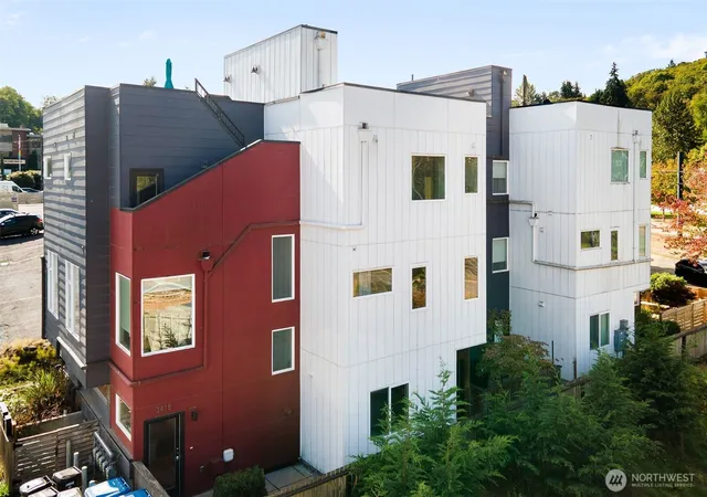 Townhouse for sale at 3420 Renton Pl S, Seattle, WA 98144 | MLS# NWM2586679