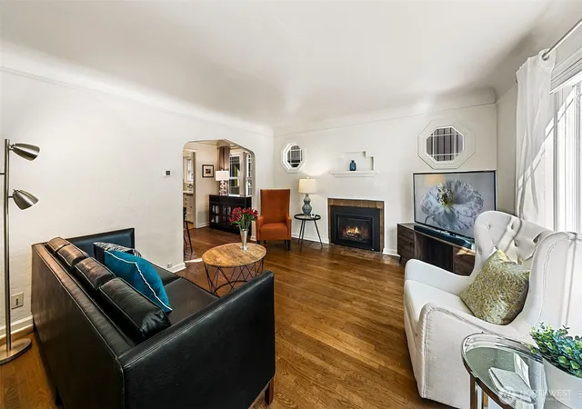 Photo 1 of Townhouse for sale at 6657 Ellis Ave S, Seattle, WA 98108 | MLS# NWM2586682 | Listing updated on 2026-10-12
