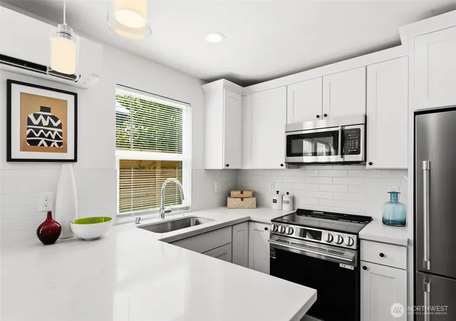 Photo 4 of Sale Pending at 5947 41st Avenue SW #B, Seattle, WA 98136 | MLS# NWM2586693 | Listing updated on 2026-09-30