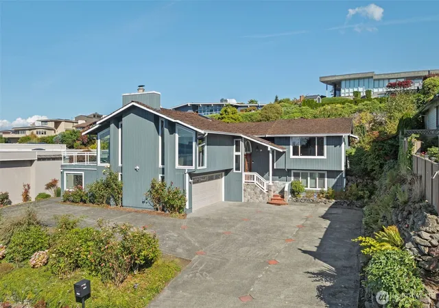 Single family home for sale at 28904 5th Avenue S, Federal Way, WA 98003 | MLS# NWM2586694