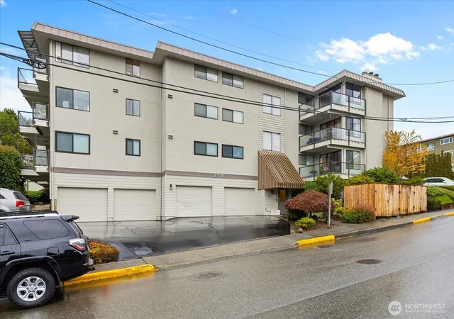 Photo 3 of Condo for sale at 217 Alder St #101, Edmonds, WA 98020 | MLS# NWM2586700 | Listing updated on 2026-09-29