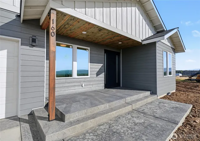 Photo 3 of Single family home for sale at 160 Windrow Ln, Ellensburg, WA 98926 | MLS# NWM2586701 | Listing updated on 2026-09-26