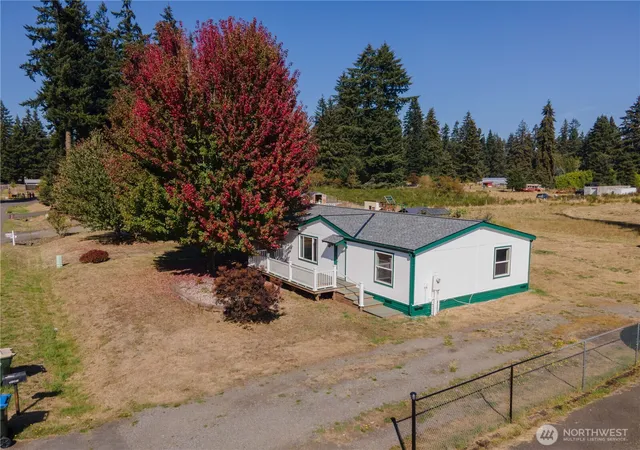 Photo 3 of Manufactured home for sale at 17202 Camus Run Ln Sw, Rochester, WA 98579 | MLS# NWM2586702 | Listing updated on 2026-10-01