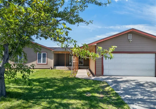 Photo 1 of Single family home for sale at 29 Nob Hl Dr, Ephrata, WA 98823 | MLS# NWM2586704 | Listing updated on 2026-09-25