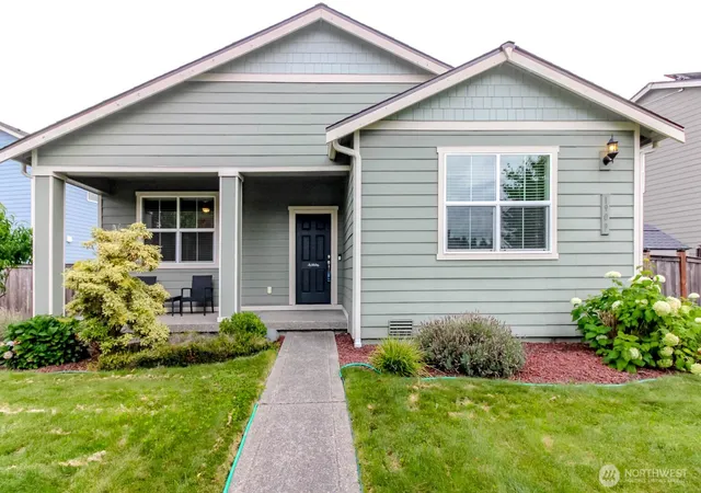 Photo 1 of Single family home for sale at 1909 195th Street Ct E, Spanaway, WA 98387 | MLS# NWM2586709 | Listing updated on 2026-09-28