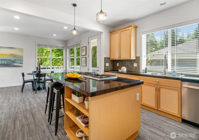 Photo 4 of Single family home for sale at 16563 NE 119th Way, Redmond, WA 98052 | MLS# NWM2586714 | Listing updated on 2026-09-28