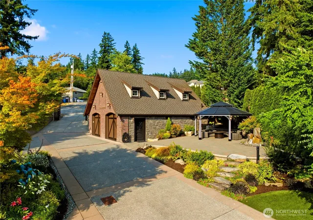 Photo 3 of Single family home for sale at 2845 E Lake Sammamish Pkwy SE, Sammamish, WA 98075 | MLS# NWM2586724 | Listing updated on 2026-10-01