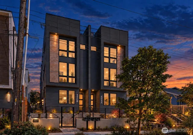 Townhouse for sale at 4326 Woodlawn Ave N #B, Seattle, WA 98103 | MLS# NWM2586735