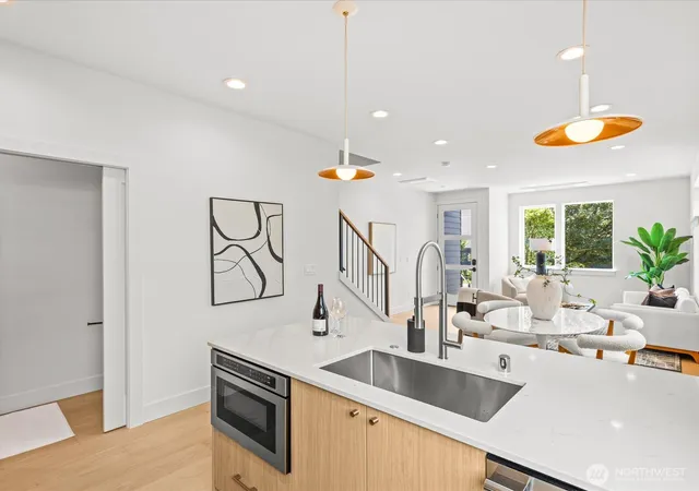 Photo 4 of Townhouse for sale at 4326 Woodlawn Ave N #B, Seattle, WA 98103 | MLS# NWM2586735 | Listing updated on 2026-09-30