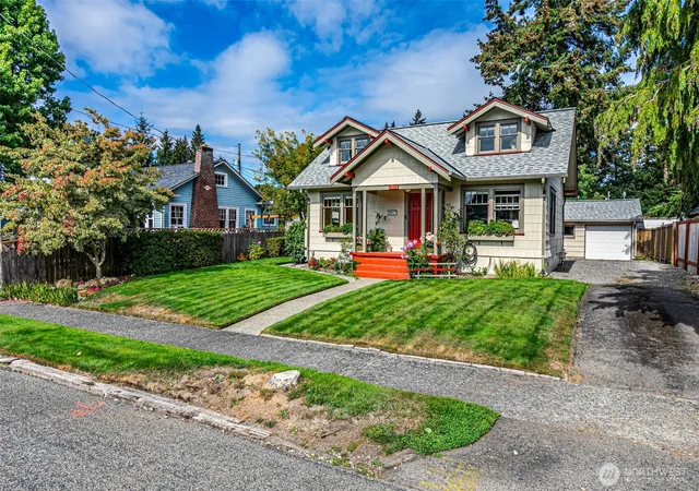 Photo 3 of Single family home for sale at 4011 S Wright Ave, Tacoma, WA 98409 | MLS# NWM2586739 | Listing updated on 2026-10-01
