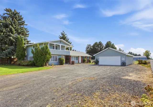 Photo 3 of Single family home for sale at 4537 Dunn St Ne, Moses Lake, WA 98837 | MLS# NWM2586745 | Listing updated on 2026-09-28