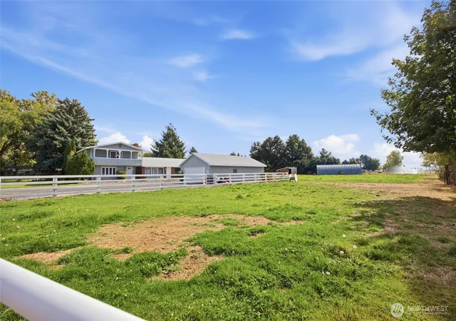 Photo 3 of Single family home for sale at 4537 Dunn St NE, Moses Lake, WA 98837 | MLS# NWM2586745 | Listing updated on 2026-09-28
