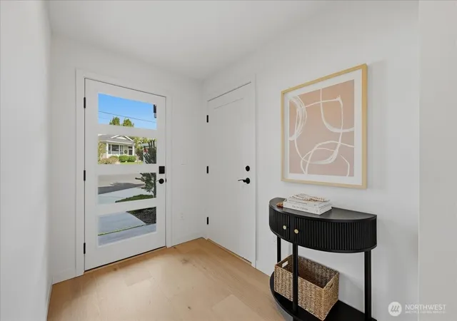 Photo 3 of Condo for sale at 306 Daley St, Edmonds, WA 98020 | MLS# NWM2586753 | Listing updated on 2026-10-02